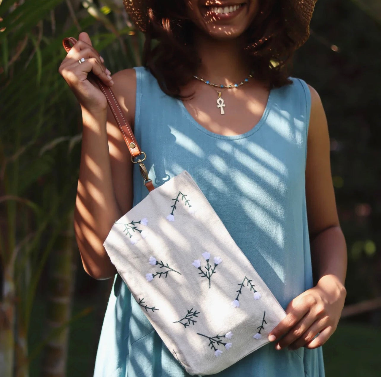 White Flower Pouch Bag
